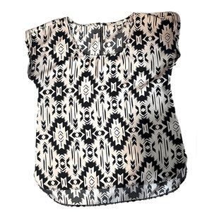 Pink rose women’s size small top Aztec pattern